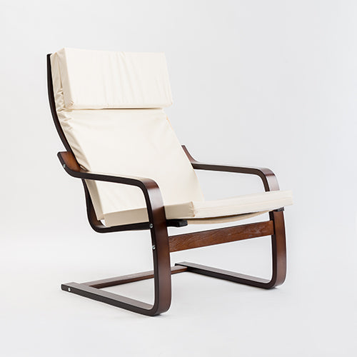 Silla La Poan madera oscura cojín blanco humo