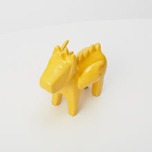 Cargar imagen en el visor de la galería, Escultura dogo dragón  amarillo
